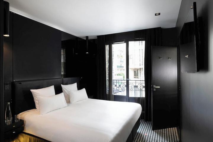 Room 12 of 52