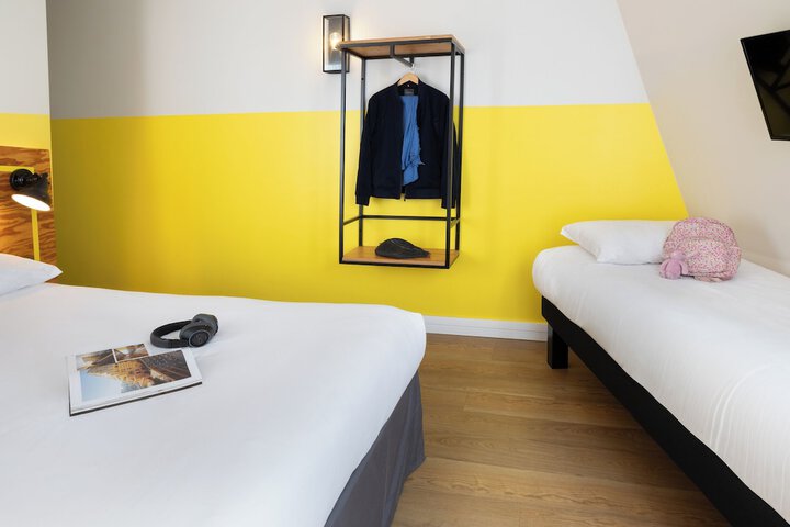 Room 10 of 50