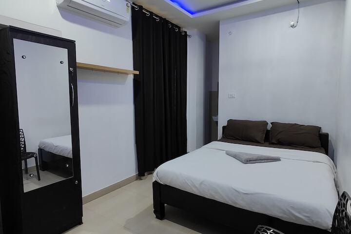 Room 5 of 25