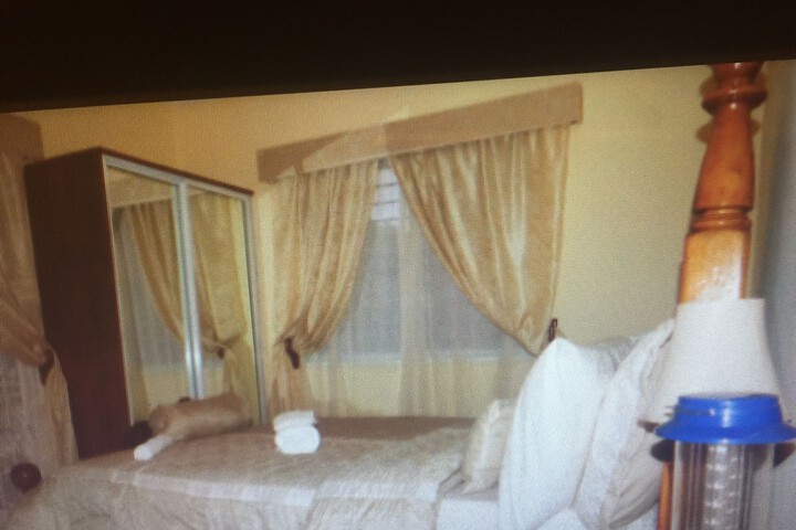 Room 24 of 116