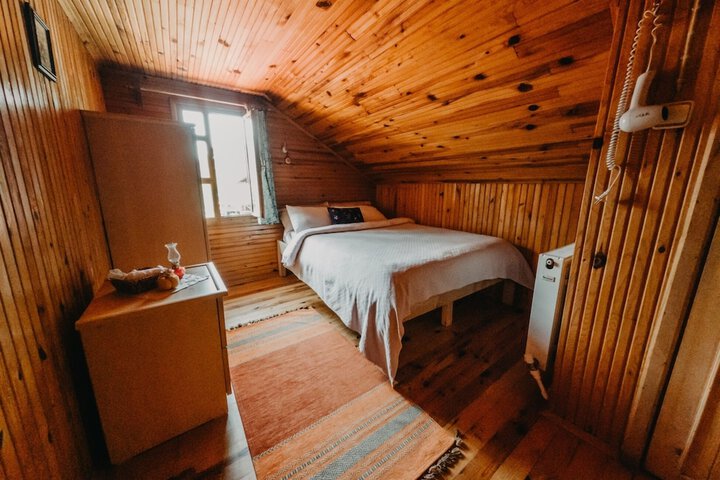 Room 34 of 77