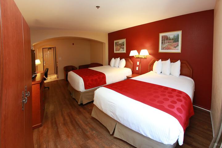 Queen Bed Accessible (12 of 21)