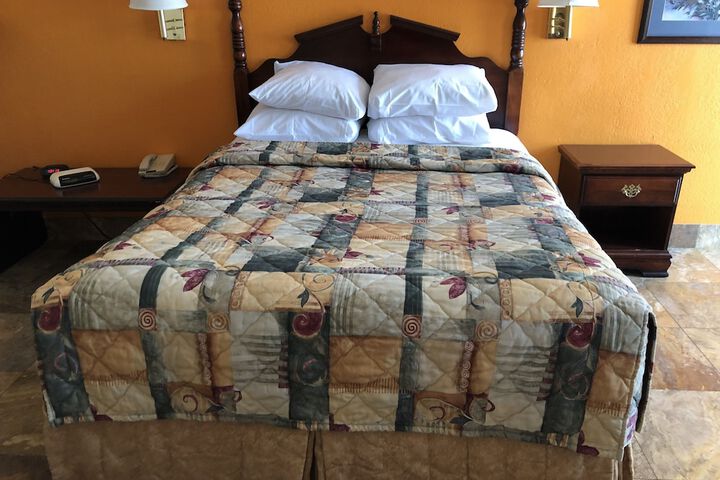 Room 3 of 35