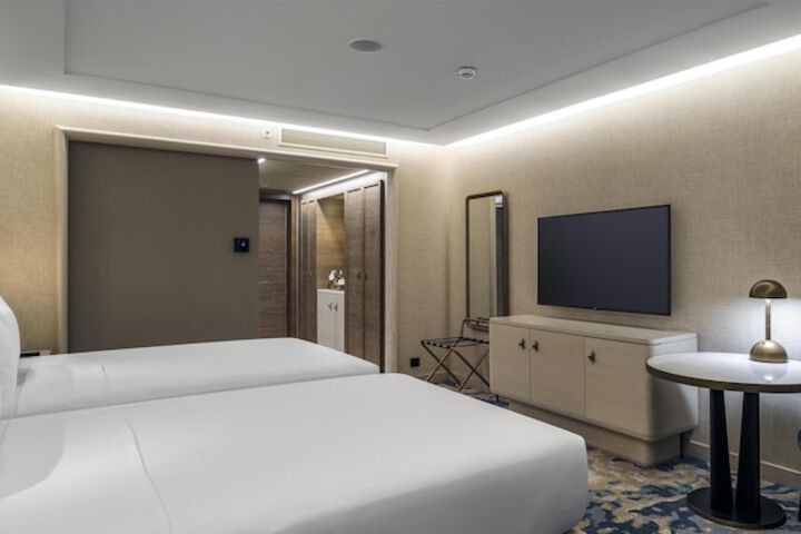 Room 38 of 207