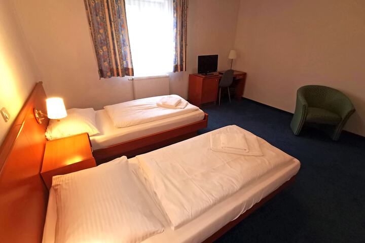 Room 8 of 29