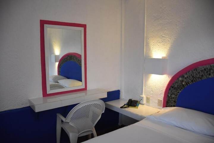Room 9 of 25