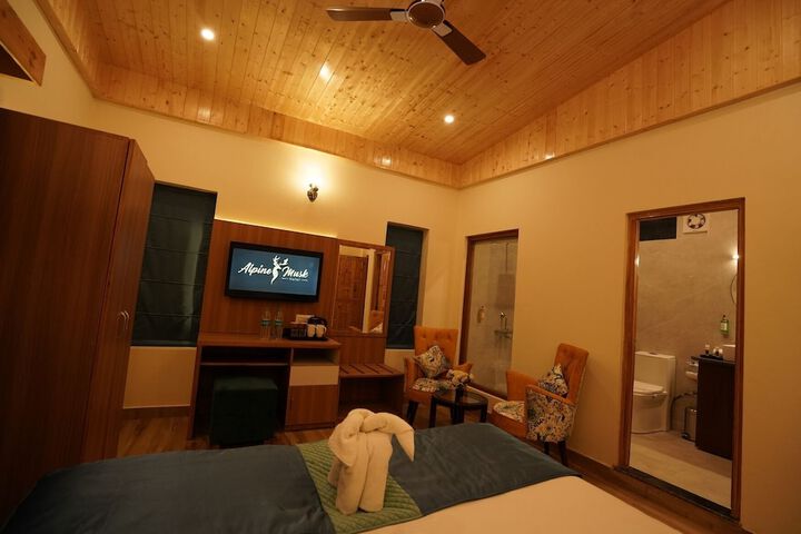 Room 2 of 68