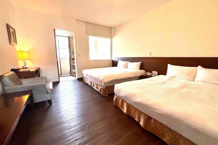 Room 30 of 108