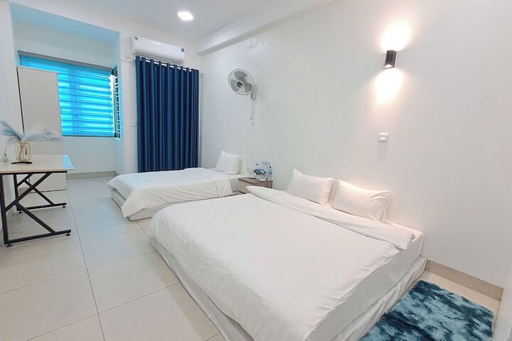 Room 7 of 32