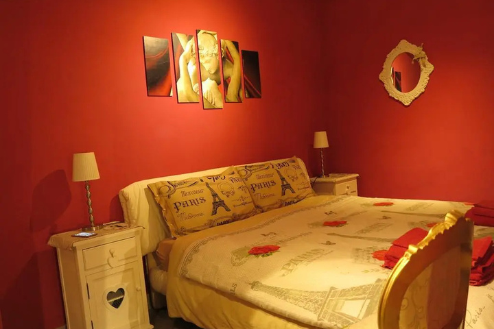 Room 3 of 12