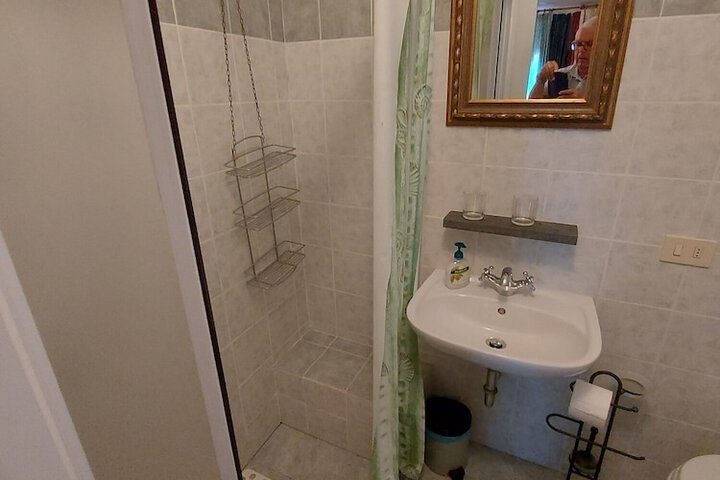 Room 14 of 39
