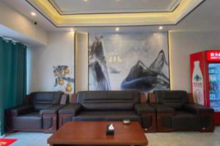 Yijia Hotel