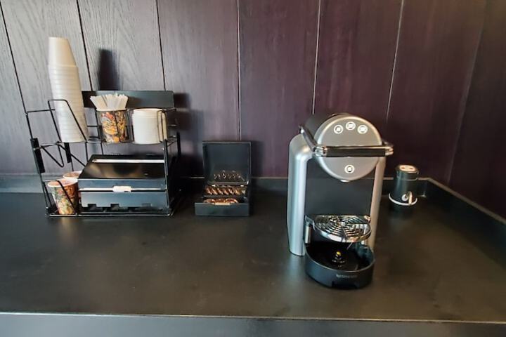 Breakfast/Coffee Service 32 of 45