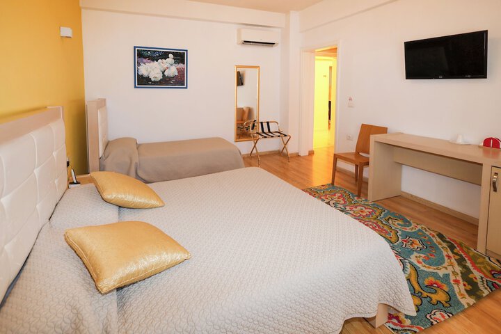 Room 12 of 35