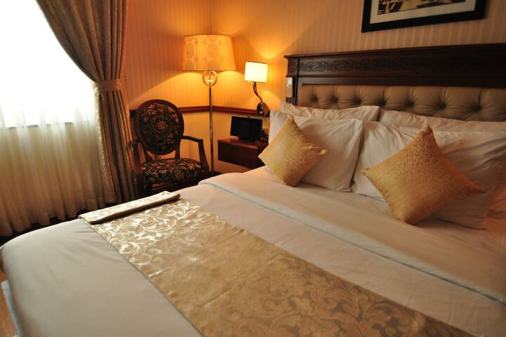 Room 13 of 50