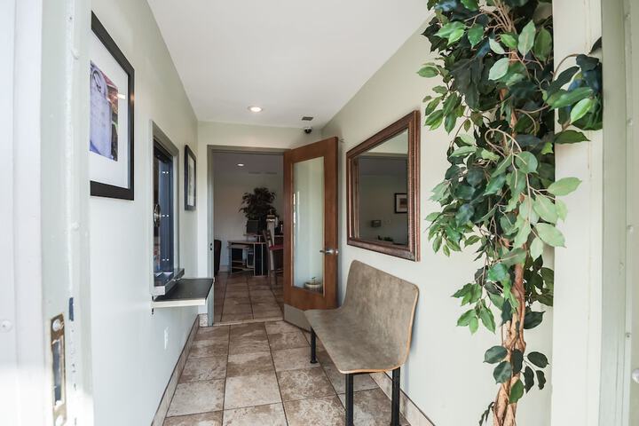 Entrance & Lobby