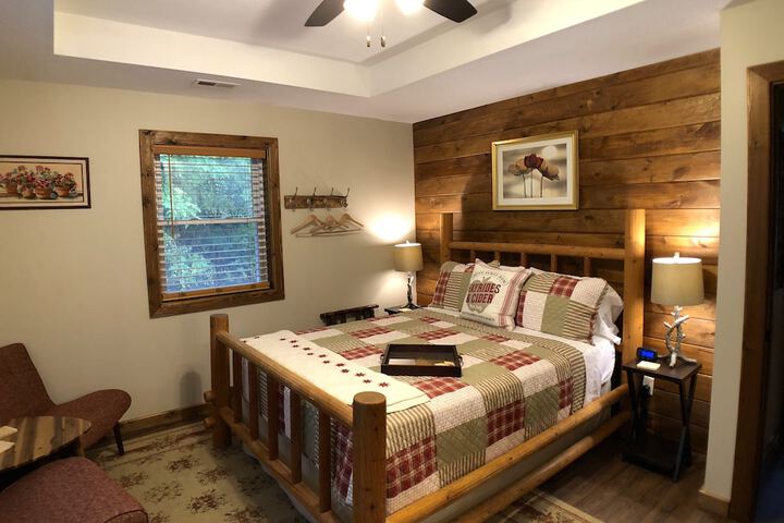 Room 3 of 28