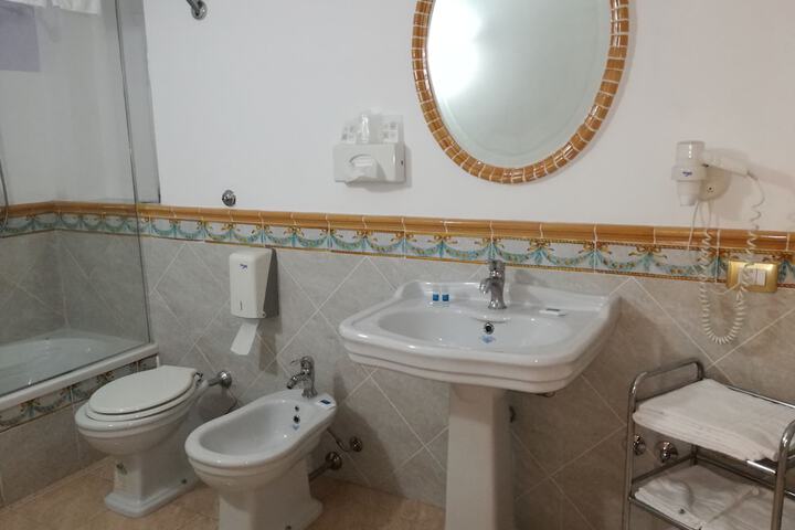 Room 14 of 20