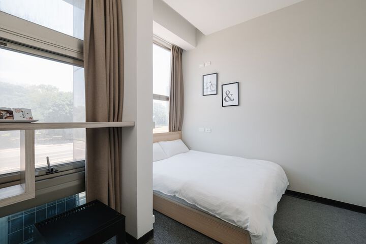 Room 16 of 110