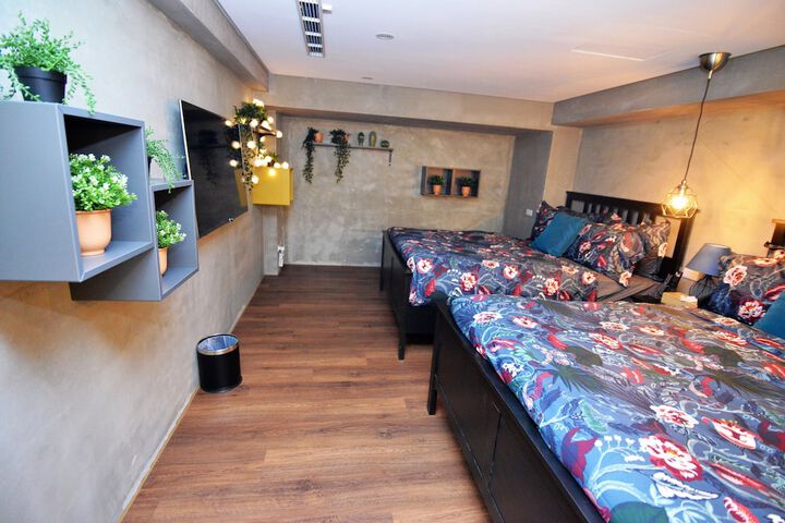 Room 40 of 313