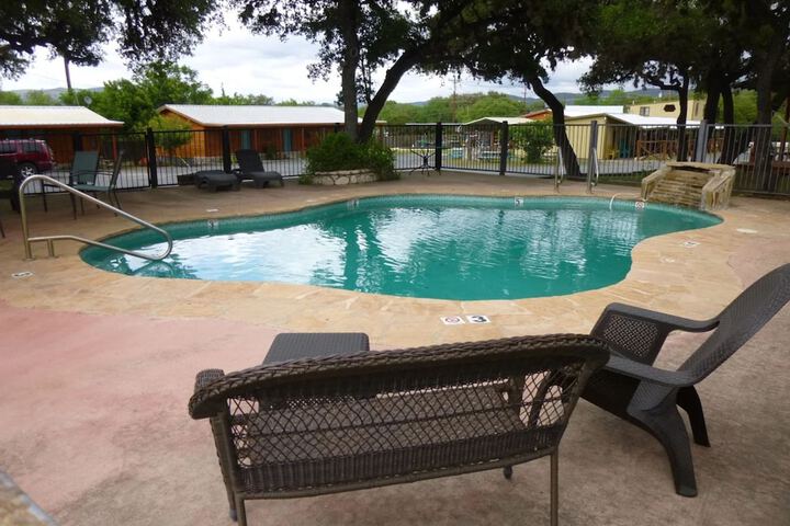 Pool 102 of 107