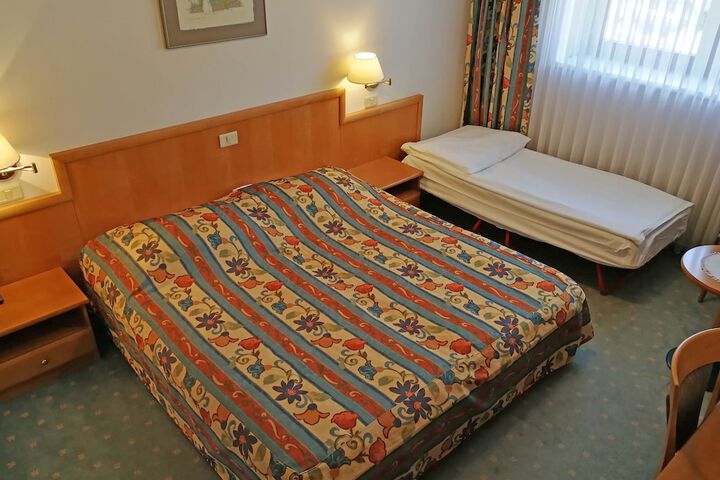 Room 8 of 49
