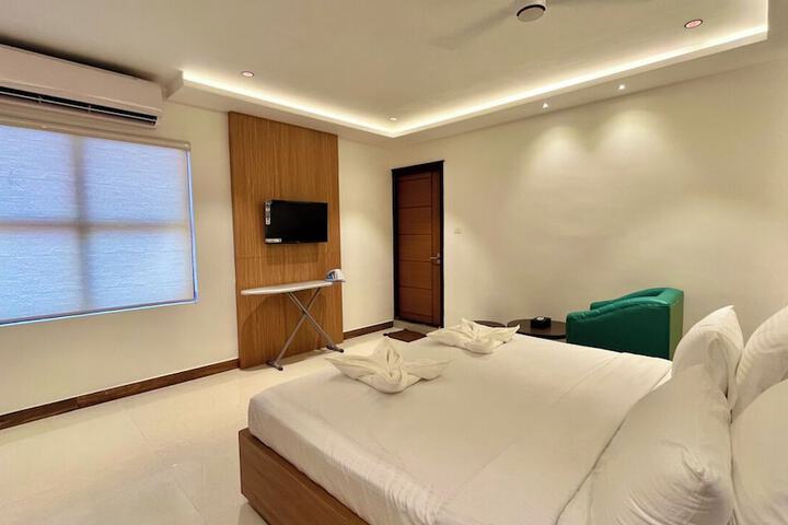 Room 37 of 97