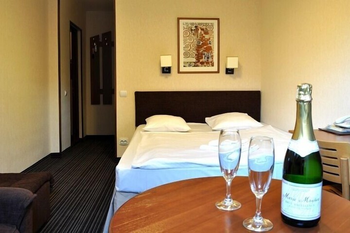 Room 11 of 62
