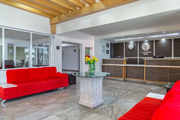 Hotel Casa Blanca (aka Comfort Inn Queretaro)