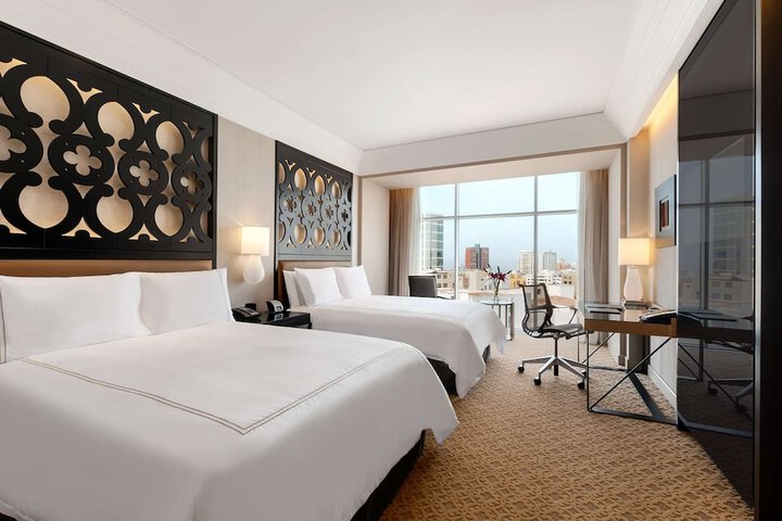Room 21 of 106