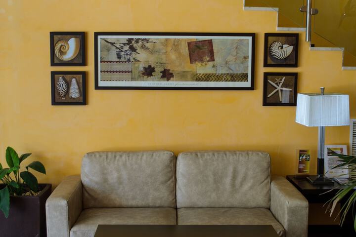 Entrance & Lobby