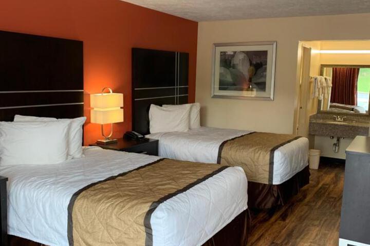 2 Double Beds (4 of 8)