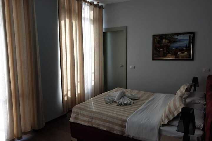 Room 56 of 66