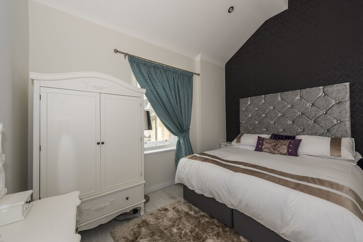 Room 5 of 52