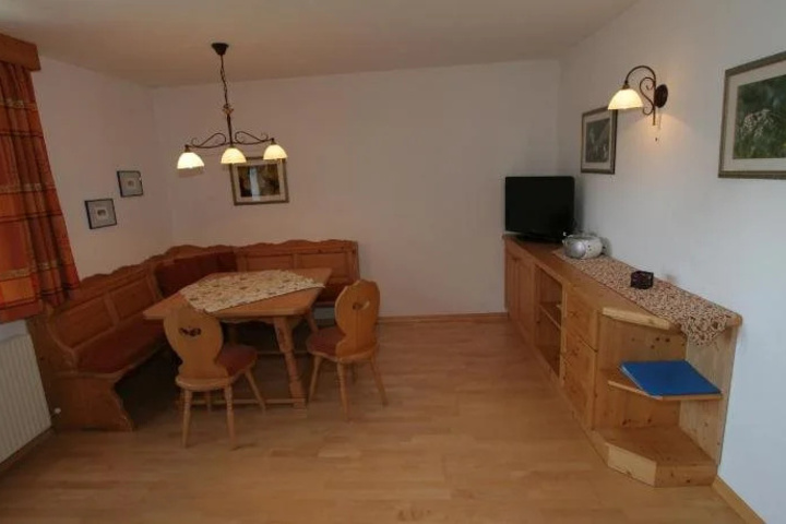 Room 3 of 17