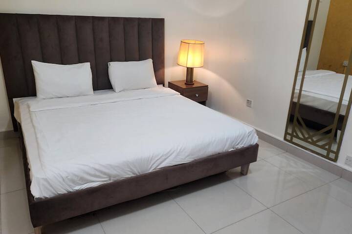 Room 20 of 28