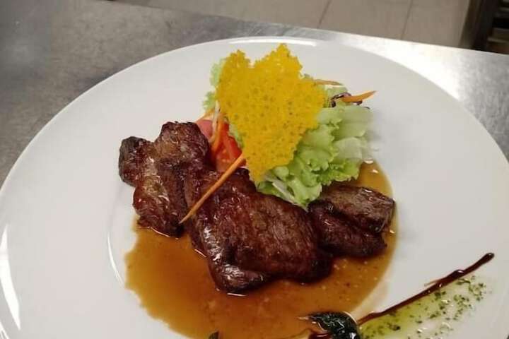 Dining 33 of 55