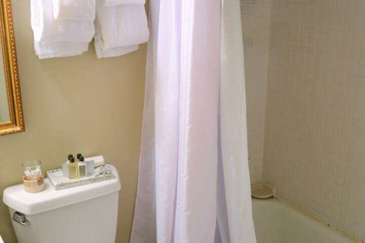 Room 15 of 156