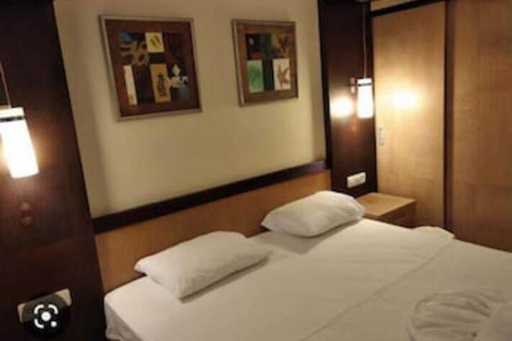 Room 4 of 55