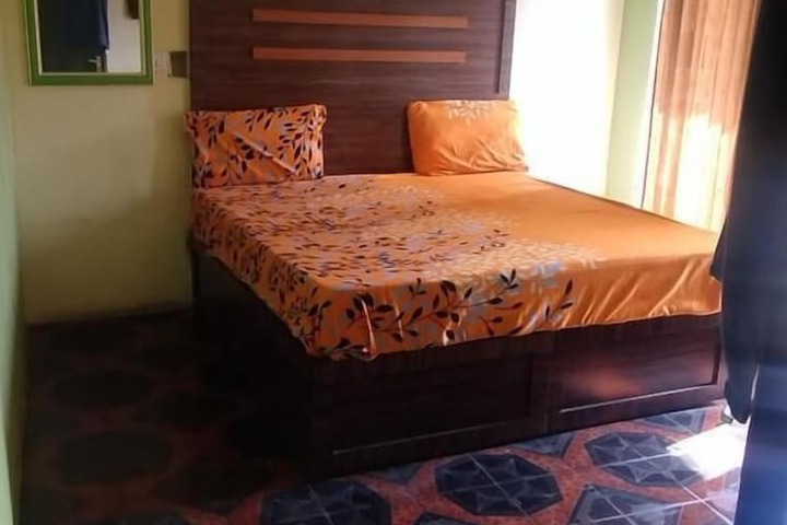 Room 2 of 27