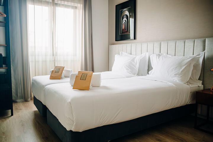 Room 103 of 164