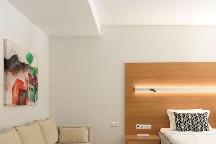 Room 20 of 160