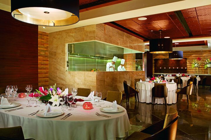 Dining 37 of 78