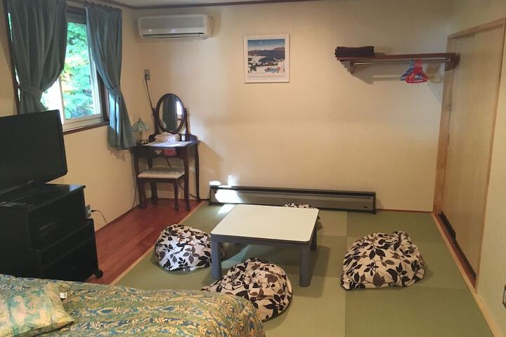 Room 8 of 35