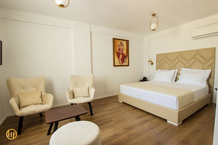 Room 11 of 30
