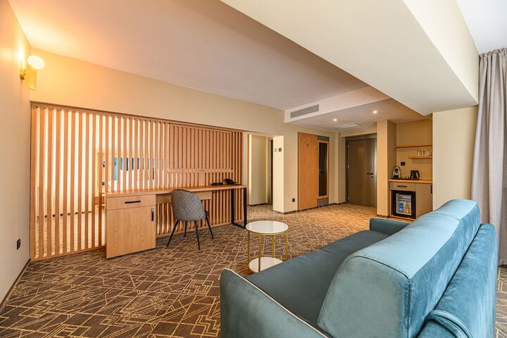 Room 31 of 65