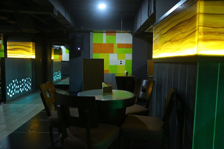Lounge 14 of 22