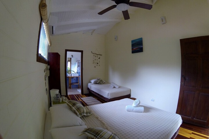 Room 4 of 73