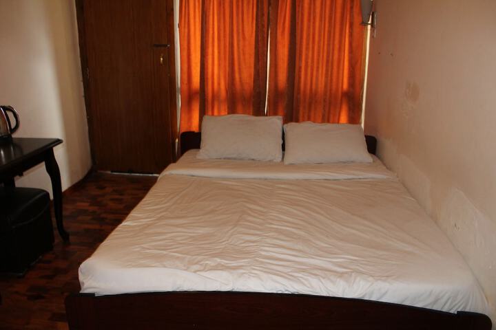 Room 7 of 11