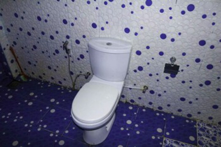 Room 8 of 10